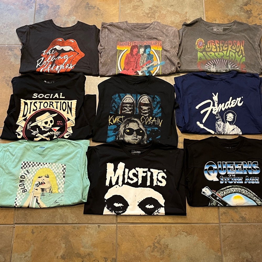 Modern band tshirt bundle, 9 shirts sizes from small to large, good condition